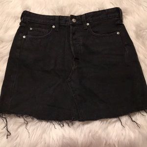 Size 6 H&M black jean skirt